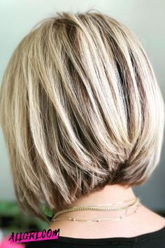 Inverted Bob With Bangs, Curly Inverted Bob, Inverted Bob Haircut, Extremely Dry Hair, Haircut Ideas For Women, Inverted Bob Haircuts, Bob Haircut Ideas, Bob Hair Color