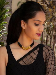 Unique Choker Necklaces, Choker Necklace Online, Indian Bridal Jewelry Sets, Mangalsutra Designs, Black Beaded Jewelry, Thread Jewellery, Choker Necklace Set, Gold Bangles Design