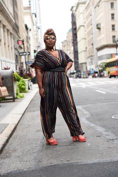 Plus Size Street Style from New York Fashion Week | Dia&Co Nyc Summer Outfit Street Style, Nyc Winter Outfits Street Style, New York Summer Outfits Street Style, New York Outfits Summer Street Fashion, Plus Size Streetwear Fashion, Plus Size Street Wear, Street Style Plus Size, Plus Size Street Style, Winter Outfits Street Style