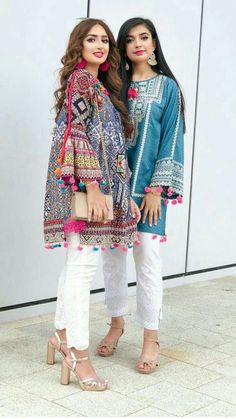 Afghan Clothes, Estilo Hippie, Sleeves Designs For Dresses, Simple Pakistani Dresses