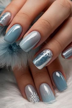 Winter Round Nails, Winter Blue Nails, Blue Winter Nails, Nails Navy, Winter Nail Art Designs, Year Nails, Sweet Nails, Minimalist Nail, Nagellack Trends