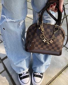 Alma Bb Louis Vuitton Outfit, Alma Lv Bag, Luxurious Purses, Lv Bag Outfit, Cute Laptop Bags, Dream Bags, Cute Nike Outfits, Alma Pm