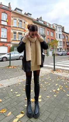 Elegant Ootd, Christmas Eve Outfit, Nyc Outfits, Europe Outfits, Outfit Chic, Italy Outfits, Eve Outfit, Elegante Casual