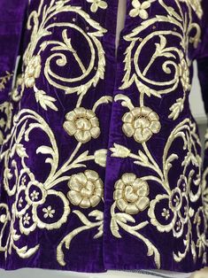 Elegant Gold Velvet Traditional Wear, Traditional Gold Velvet Wear, Traditional Long Sleeve Velvet Wear, Gold Velvet Traditional Wear, Formal Embroidered Purple Traditional Wear, Formal Purple Embroidered Traditional Wear, Gold Velvet Traditional Wear With Dabka Work, Traditional Gold Party Outerwear, Ceremonial Embroidered Velvet Traditional Wear