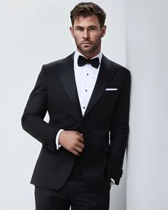 Hemsworth Brothers, Black Suit Men, Chris Hemsworth Thor, Costume Noir, Australian Actors, Liam Hemsworth, Fashion Suits For Men