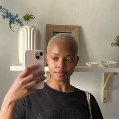 Short Hair Black Women Aesthetic, Blond Short Hair Black Women, Dyed Short Hair, Fade Haircut Women, Short Hair Afro, Buzz Cut Women, Short Dyed Hair, Short Hair Designs