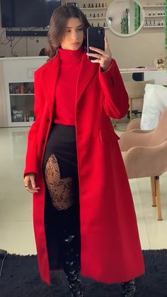 Long Red Coat Outfit, Red Coat Outfit, Red Long Coat, Cute Modest Outfits, Long Red Dress, Red Dress Outfit, Fur Coats Women, Cute Winter Outfits, Causual Outfits