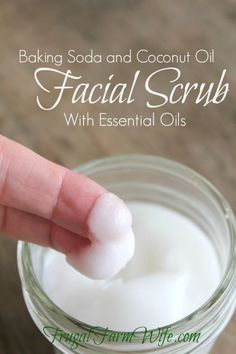 Baking Soda Face Wash Baking Soda Face Wash, Coconut Oil Facial, Baking Soda Shampoo Recipe, Obličejové Masky, Health Coconut Oil, Baking Soda Face, Coconut Oil Uses, Facial Scrub, Baking Soda Uses