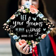 Looking for a unique graduation cap topper on the big day? Check out our design: Let Your Dreams Be Your Wings. It's the perfect choice for you. Or it could be a special gift for your loved one who prepares for the graduation ceremony. This graduation cap topper is digitally hand-drawn (NOT PAINTED), whether you're in a time crunch, or you want something easy and affordable for your special day! It's easy to apply to your graduation cap up to minutes before graduation. Each printed graduation ca Adjustable Black Graduation Cap Topper, Customizable Black Graduation Cap Topper, Black Graduation Cap Topper With Letter Print, Black Letter Print Graduation Cap Topper, Customizable Black Graduation Accessories, Adjustable Graduation Cap Topper With Letter Print, Decoration Class, Graduation Cap Toppers, Class Of 2022