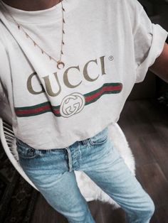 Gucci Fashion Show, Indie Outfits Grunge, Gucci Tee, New Halloween Costumes, Gucci T Shirt, Tumblr Outfits, Indie Outfits, Mode Inspo, Outfit Goals