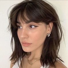 Brown Hair Inspo, Short Brown Hair, Haircuts For Fine Hair, Curtain Bangs, Grunge Hair, Cool Haircuts, Womens Haircuts, Hairstyles With Bangs