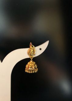 Small Gold Jumkas Design, Small Jhumka Designs Gold, Chinna Buttalu Earrings Gold, Dailywear Gold Earing, Gold Small Jhumka Earrings, Small Jumkas For Daily Use, Gold Earrings Buttalu Models, Jimmiki Earrings Gold