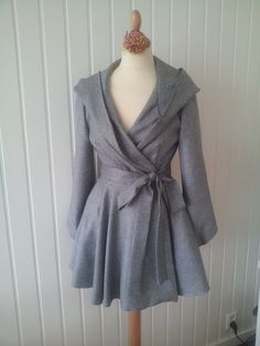 Maybe my Mom will make one for me. Fall coat made from McCalls pattern M6442 Coat Sewing, Sew Projects, Mccalls Patterns, Fall Coat, Crafting Ideas, It's Cold, Learn To Sew, Story Ideas, Sewing Clothes