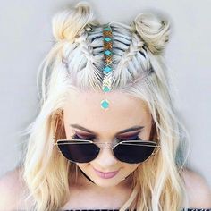 45 Impresionantes tendencias de pelo rubio medio largo para 2024 Easy Rave Hairstyles, Rave Hairstyles, Coachella Hair, Dunner Wordend Haar, Rave Hair, Blonde Hair Looks, Festival Hair