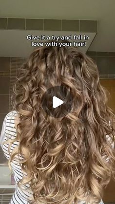 Zia 🥰 on Instagram: "Save this for your next curly wash day ✔️  This is my favourite wash day routine for greta results 🙌🏼   #curlywavywashday #wavywashday #ziasbowlmethod" I Think I Have Curly Hair, Curly Long Hair Routine, How To Style My Wavy Hair, Loose Perm Women Long Hair, Wash And Go Wavy Hair, Treluxe Routine, Mid Back Curly Hair, Fresh Washed Hair Hairstyles, Haircuts For Naturally Wavy Hair Mid Length Medium Curly