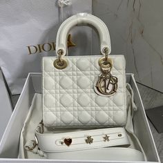 Charm - Dir Bags - 1152 A+ Excellent Quality; Contact us if you've any questions in your mind. Tote Backpack, Dior Bag, Evening Bags, Fashion Statement, Mini Bag, Contact Us, Fashion Bags, Clutch Bag, Daisy