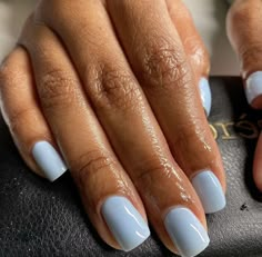 June Gel Nails Ideas, Color Short Nails, Summer Nails Baby Blue, Short Pale Blue Nails, Baby Blue Toe Nails, Powder Blue Pedicure, Shades Of Blue Manicure, Light Blue Mani Pedi, Baby Blue Nails Short