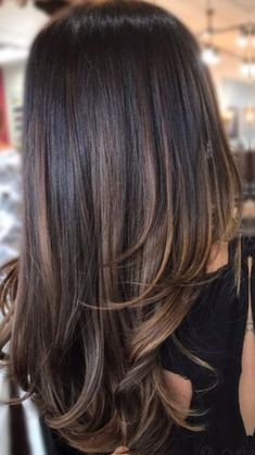 Minimal Caramel Highlights, Caramel Subtle Balayage, Highlights At The Bottom Of Hair, Brown Hair With Subtle Caramel Highlights, Brunette With Subtle Balayage, Haircolor Ideas For Filipina, Natural Looking Brown Hair Highlights, Dark Hair With Lighter Ends, Brown Hair With Caramel Highlights Layers