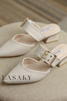 Lasaky - Elegant Pointed-Toe Flat Sandals featuring a Sturdy Chunky Heel and Open-Back Slides Hoof Heels, Shoes Slides, All Black Shoes, Female Shoes, Womens Gladiator Sandals, High Heel Slippers, Slippers Women, Point Shoes, Buckled Heels