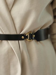 With a minimalist design, this slim leather belt is the finishing touch to your outfit. Made from smooth italian leather, it can be worn over a blazer for a classy, elegant look or with a slip dress for a sexy, feminine look. Belt width: 1.5 cm/ 3 cm Adjustable using the side buckle Designed to be fitted on the waist Dress Belt Ideas, Belt Photoshoot, Hoi An Tailor, Belt Ideas, Corset Belts, Leather Inspiration, Ring Leather, Harness Belt, Soft Bag