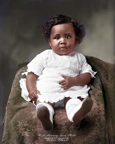 A picture of an adorable African American child taken by Gainesville, Ga photographer, Nathan C. White. — Colorized by Robin Clark Southern Baby, Vintage Children Photos, Afrikaanse Kunst, Baby Images, American Children, History Photos, Black Babies