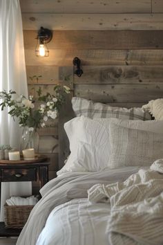 Modern Farmhouse Bedroom Ideas &amp; Inspiration Modern Farmhouse Master Bedding, Rustic Modern Farmhouse Bedroom, Farmhouse Modern Bedroom, Decorating Jars, Rustic Farmhouse Bedroom Ideas, Modern Farmhouse Bedrooms, Joanna Gaines Bedroom, Small Bedroom Inspirations, Country Bedroom Design