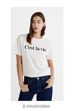 Loose-fitting T-shirt made of cotton. Round neck and short sleeves. Print detail on the front. Available in several colours. Text Print, Women's T Shirts, Print T Shirts, Black Noir, Limited Time, Tshirt Print, Print T Shirt, Autumn Fashion, Loose Fitting