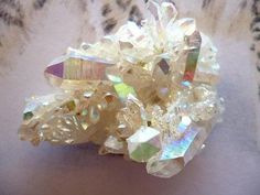 Angel aura Quartz Minerals Crystals Rocks, Crystal Uses, Earth Gift, Angel Aura Quartz, Rainbow Quartz, Angel Aura, Crystal Magic