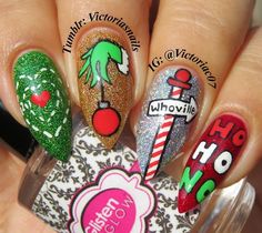 Whoville Nails, Disney Christmas Nail Designs, Home Alone Nails, Elf Nails Designs, Easy Grinch Nails, Short Grinch Nails, Christmas Movie Nails, Grinch Nails Acrylic, Grinch Inspired Nails