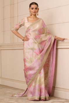 Tarun Tahiliani Saree, Floral Print Saree, Floral Sarees, Textured Blouse, Floral Print Sarees, Modern Saree, Ivory Blouse, Print Saree, Saree Designs Party Wear