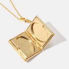 Make a statement with this unique Tarot Locket Necklace-The Lovers. Crafted with authentic brass and enamel, this distinctive piece is perfect for any gifting occasion - especially as a token of love to your girlfriend. With its elegant aesthetic and exclusive charm, the Lovers Locket necklace adds a stylish sophistication to any look. DETAILS Plating: 18K Gold Materials: 18K Gold on Brass, Enamel Necklace Length: Adjustable, 29.52"(75cm) Weight: 32.82g Hypoallergenic design Three Swords Tarot, Poppy Necklace, Enamel Locket, Star And Moon Necklace, Rabbit Earrings, Cat Pendant Necklace, Talisman Necklace, Diamond Evil Eye, Cuban Link Chain Necklaces