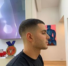 Pin en faicasso Men Short Hair Fade, Buzz Cut For Men, Very Short Hair Men, Men Fade Haircut Short, Short Fade Haircut, Buzz Cut Hairstyles, Mens Haircuts Short Hair, Men Haircut Curly Hair, Mens Hairstyles Thick Hair