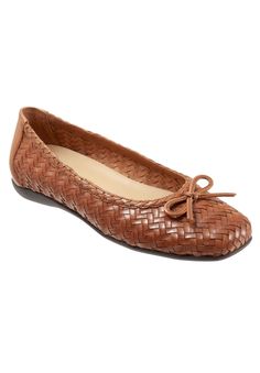 Intricate basket-weave construction transforms this classic ballet flat. Feminine bow detailing atop a flexible rubber sole blends the perfect mix of casual style and ultimate comfort.Woven burnished veg goat leather UpperUnlinedAntimicrobial treated Microfiber (polyester) on counter pocket LiningRubber sole OutsoleFlats available in sizes M 6-11, 12, W 6-11, 12 | Wide Width Women's Gillian Flats by Trotters in Luggage (Size 9 W) Casual Woven Leather Ballet Flats, Trotters Shoes, Luggage Sizes, Elegant Feminine, Style Savvy, Goat Leather, Ballet Flat, Leather Flats, Loafers For Women