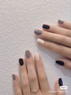 Gelish For Short Nails, Simple Gelish Nails, Different Color Nails Summer, Nail Art Simple Aesthetic, Simple Nails For Work, Pretty Almond Nails Colour, 3 Color Nail Combination, Nailpaints Design, Simple Nail Paint Ideas