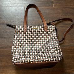 Super Cool Patchwork Looking Faux Leather. New And Unused. Medium Sized Tote Bag. Make Me An Offer! White Satchel With Braided Handles For Everyday Use, Super Cool, Womens Tote Bags, Medium Size, Faux Leather, Tote Bag, Leather, Women Shopping, White