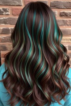 Exotic Hair Color, Cute Hair Colors, Hair Color Streaks, Green Highlights, Pretty Hair Color, Tone Hair, Hair Dye Colors, Hair Inspiration Color