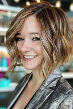 Stacked bob with soft layers and honey blonde highlights, styled for a natural, textured finish Bob With Soft Layers, Honey Blonde Highlights, Soft Layers