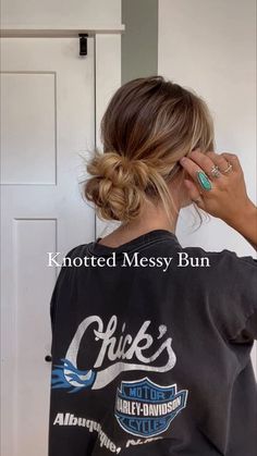 Easy Messy Bun For Medium Hair Wedding, Easy Hairstyles For Updos, Messy Updos For Long Hair Tutorial, How To Put Up Long Hair Messy Buns, Easy Hair Styles Up, Easy Long Updo, Messy Easy Bun, 4-h Hairstyles, Cute Easy Messy Hairstyles