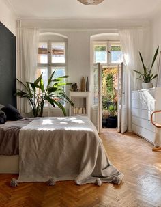 the bedroom is clean and ready to be used as a place for someone to relax