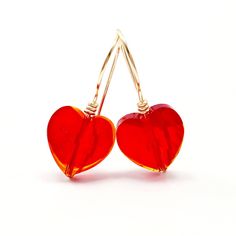 Delicate Heart Red Crystal Earrings, With Gold fill Wire. It's minimalist style make in detail unique. Beautiful Heart earrings in half embroidery make an excellent finish in these classic earrings. For these beautiful earrings you can choose to make us in any of our wrapped wire: rose gold, silver or gold the one you like best Receive these earrings in a box ready to give to make a detail to your IF YOU ARE INTERESTED IN BUYING THE CHAIN OF THIS NECKLACE, I LEAVE YOU THE LINK https://www.etsy.c Black Heart Earrings, Raw Stone Earring, Red Heart Earrings, Crystal Heart Earrings, Simple Hoop Earrings, Blue Crystal Earrings, Mini Earrings, Big Hoop Earrings, Earrings Heart