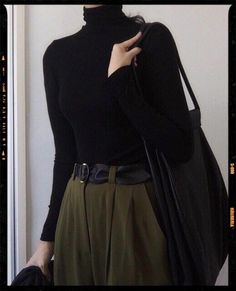 Dark Academy Oxford Aesthetic Outfit, Transfem Outfits, Green Witch Aesthetic Outfit, Orchestra Concert Outfit, Estilo Vamp, Green Academia Aesthetic Outfit, Darkest Academia Outfit, Green Aestethic, Dark Academia Casual