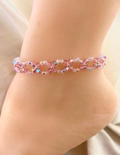 Anklet made with 4mm pink Crystals, 3mm Crystals. Available in custom colors Ankle Beaded Bracelets, Daisy Anklet, Pink Anklet, Bead Anklets, Anklets Diy, Crystal Anklet, Foot Bracelet, Headband Jewelry, Swarovski Crystal Jewelry