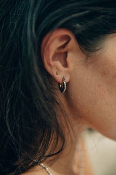 Effortlessly elevate any outfit with the Kyla earrings. Great when worn as a statement piece on its own or in a stack.