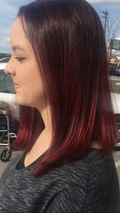 Redken 4rv and PULPRIOT Fireball on the ends with 6R 6rr Hair Color, 4rv Hair Color, Bronze Hair, Hair Color Burgundy, Winter Skirt Outfit, Summer Hair Color, Red Hair Color, Hair Color Balayage, Hair Color Trends