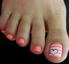 Pretty Summer pedicure Spring Pedicure, Summer Pedicure, Pedicure Ideas, Fingernail Designs