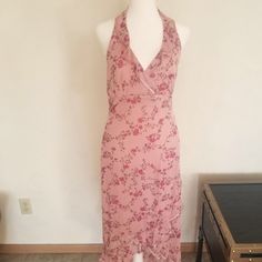 Cocktail Or Party Dress Appropriate. Low Back, Halter Dress. Mauve With Pink Floral Design. Large. Lined. Spring Formal, Red Black Dress, Ruby Rox, Black Backless Dress, Pink Floral Design, Black Party Dresses, Pin Up Dresses, Medium Dress, Vintage Style Dresses