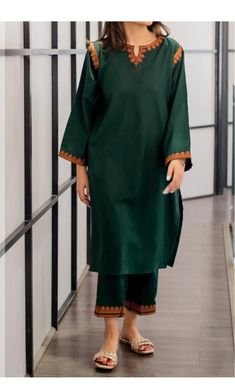 Simple Dress Design, Cotton Suit Designs, Jae Suk, Casual Embroidery, Simple Dress Casual, Modest Casual Outfits, Latest Dress Design, Pakistani Fashion Casual, Lawn Dress