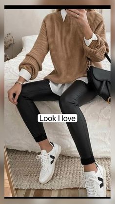 Outfit For Petite Women, High Wasted Jeans, Looks Country, Winter Fashion Outfits Casual, Black Jeans Outfit, Fashion And Beauty Tips, One Clothing, Winter Fashion Outfits, Work Casual