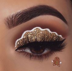 Holiday Makeup Christmas, Snow Makeup, Futuristic Makeup, Christmas Eyeshadow, Deer Makeup, Eyeliner Ideas, Concert Makeup