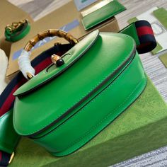 Size: Standard Size It comes with Dust box, Care manual, Tag, and Paper bag. Ladies Handbags, Branded Packaging, Evening Clutch Bag, Gucci Bags, Grade 1, Luxury Items, Satchel Bags, Crossbody Shoulder Bag, Gucci Bag